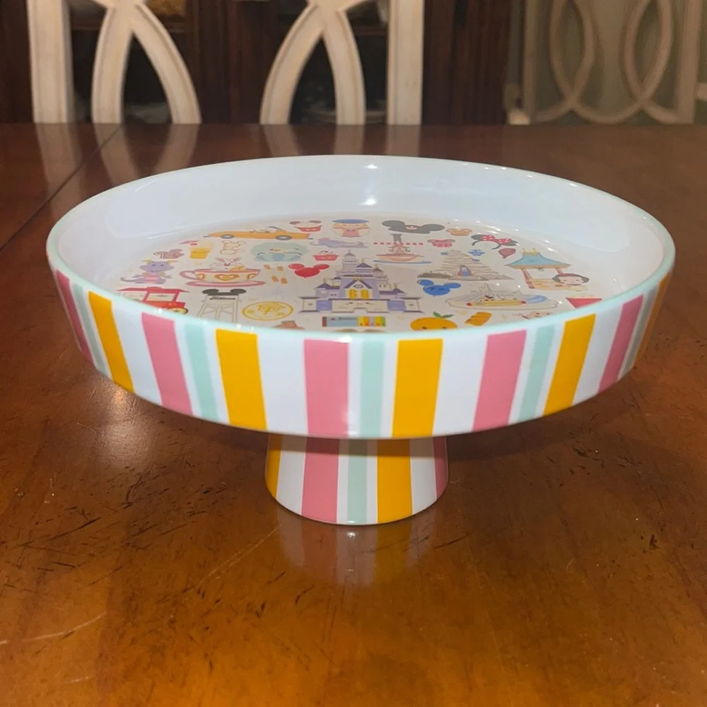 NWOT Walt Disney World "Jerrod Maruyama" Cake Stand - Picture 1 of 7